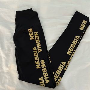 Nebbia fitness butt scrunch leggings size XS